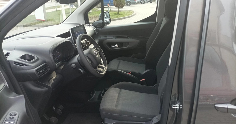 Toyota Proace City Verso cena 112700 przebieg: 31500, rok produkcji 2022 z Sejny małe 254